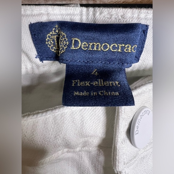 NWT Democracy Mid-Rise Flex-Ellent Girlfriend Jean with Cropped Hem SZ 4 - Picture 10 of 11